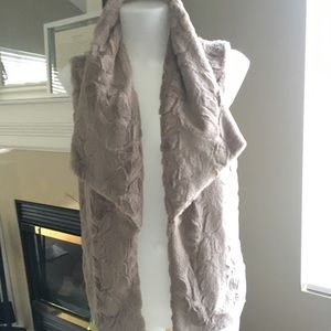 Jack by B.B. Dakota Faux Fur vest